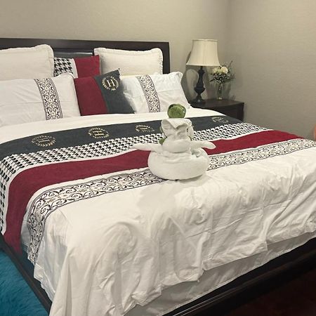 King Bed Big Room تشينو هيلس المظهر الخارجي الصورة