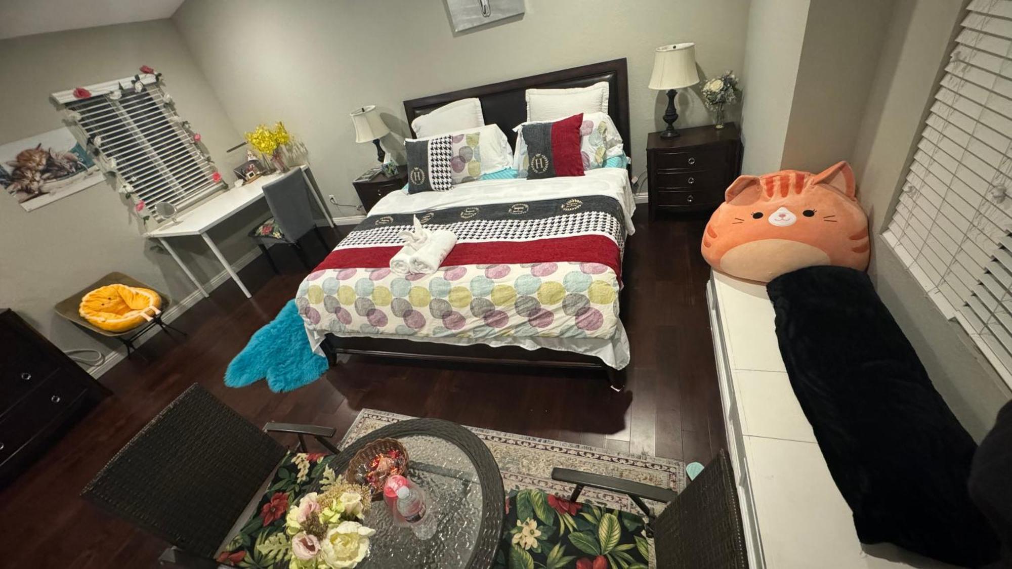 King Bed Big Room تشينو هيلس المظهر الخارجي الصورة
